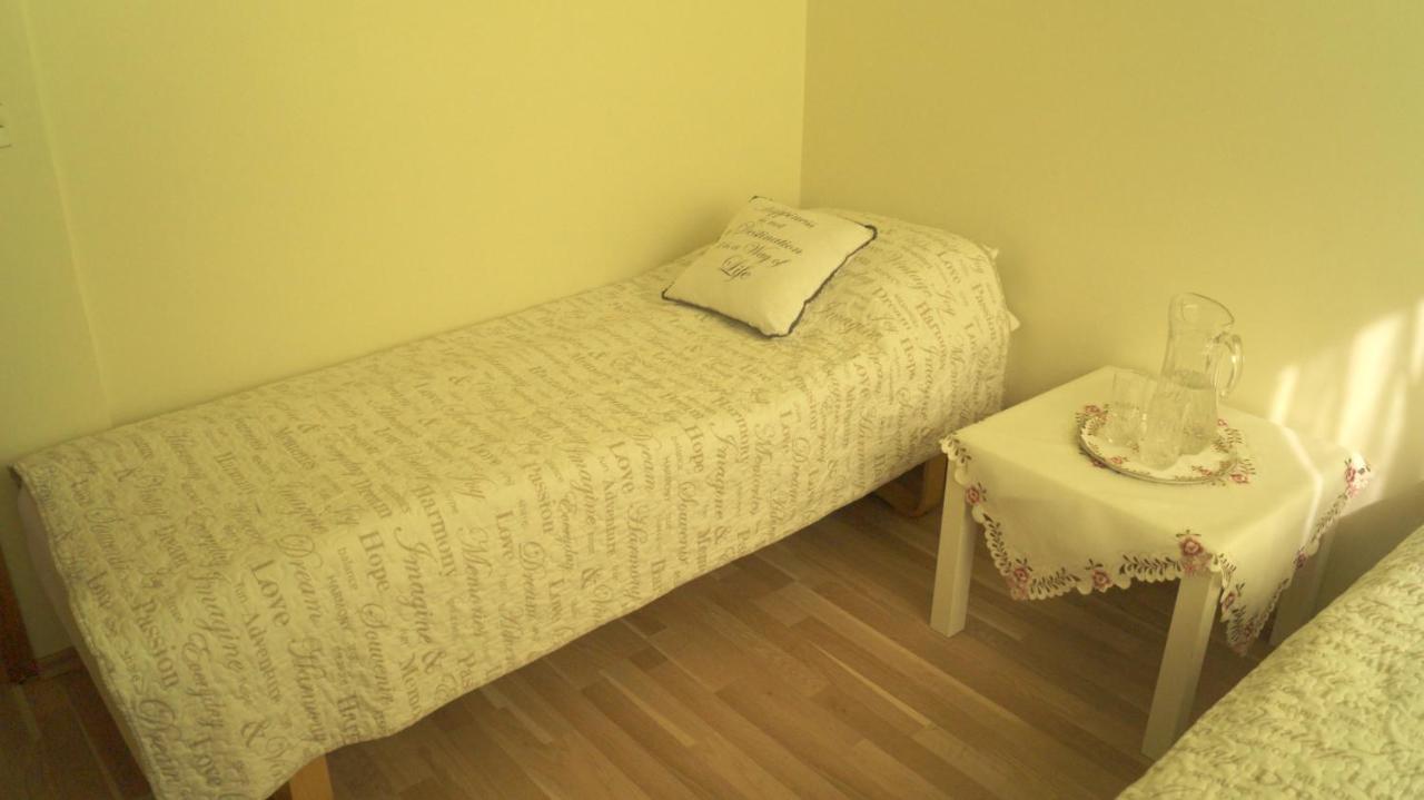 Njarthvik Twin Room With Shared Bathroom מראה חיצוני תמונה