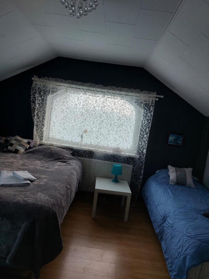 Njarthvik Twin Room With Shared Bathroom מראה חיצוני תמונה